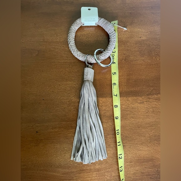 Keychain. Leather, Taupe Color Key Ring Bracelet With Tassel. NWT - Picture 3 of 5